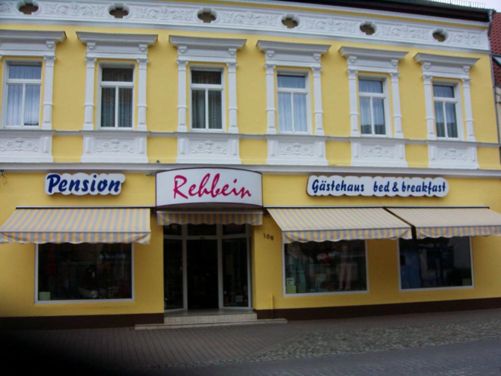 Gaestehaus Rehbein Calbe Esterno foto